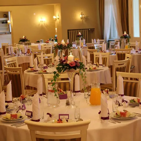 Hotel Palac Biedrusko