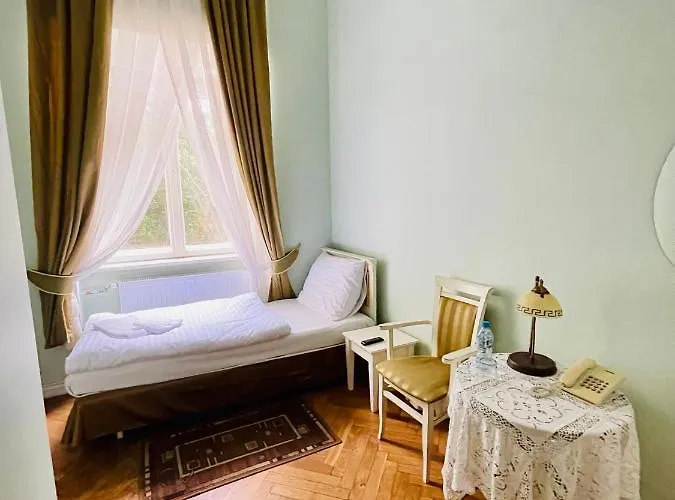 Palac Ξενοδοχείο 3*