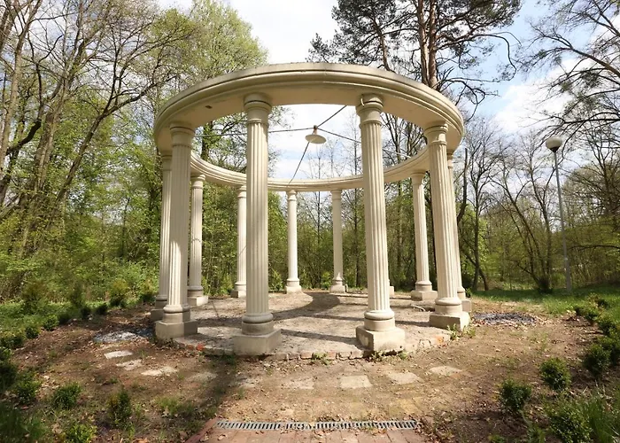 Hotel Palac Biedrusko